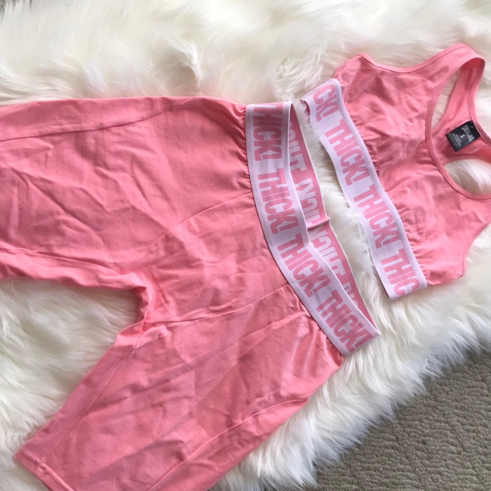 Kylie Jenner shop “Thick” set